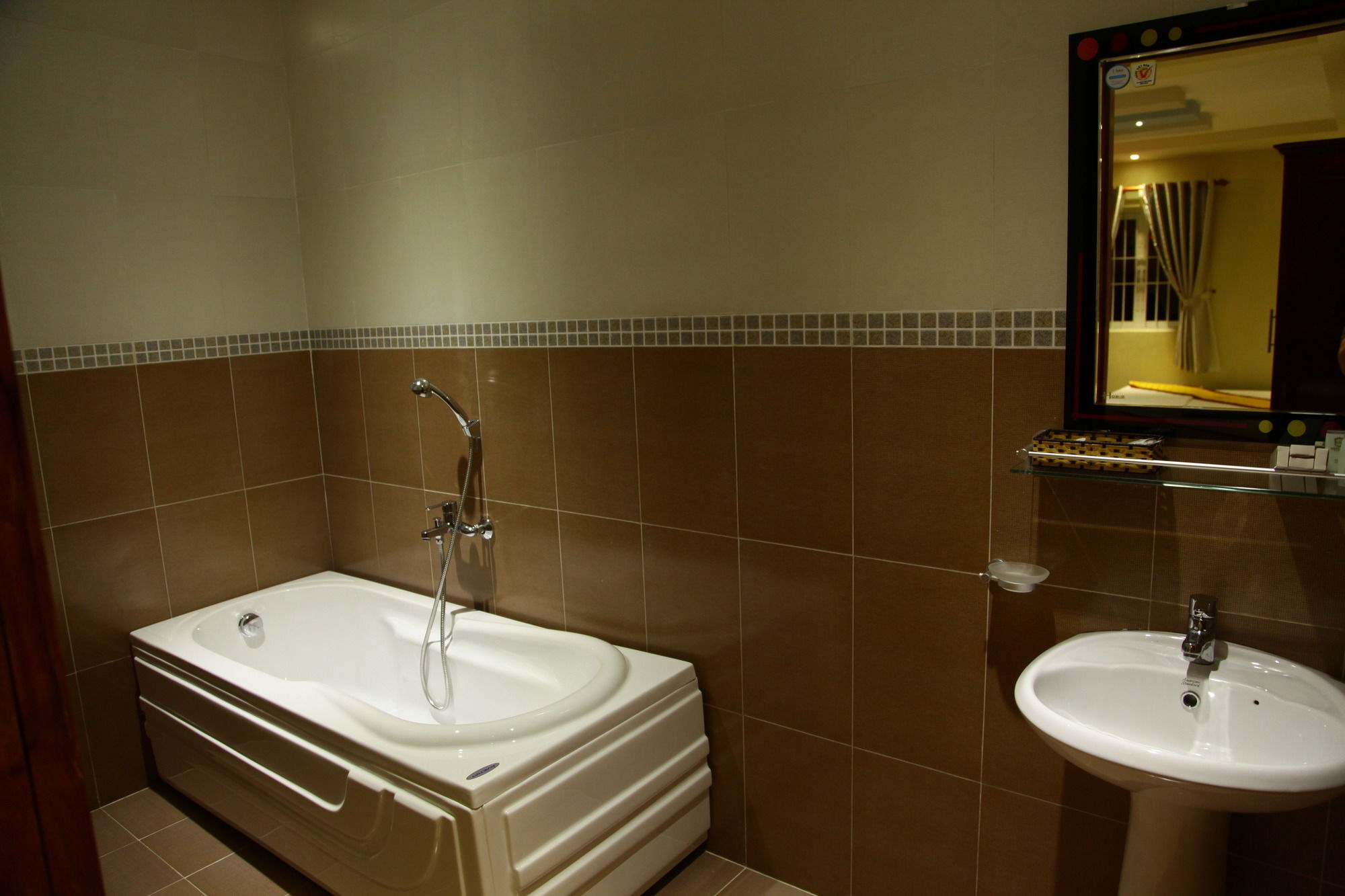 Minh Kieu 2 Hotel Mỹ Tho Ngoại thất bức ảnh